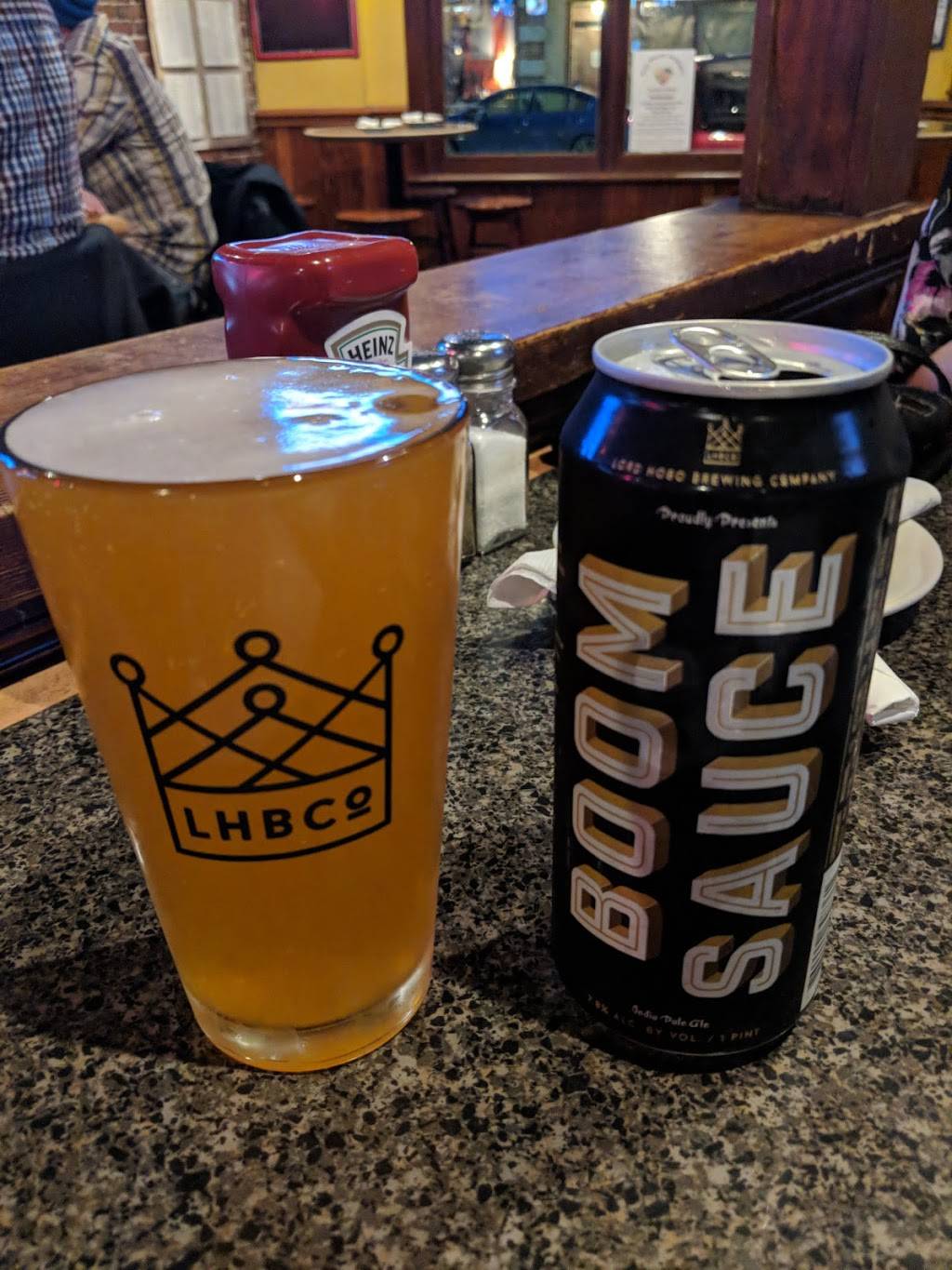 Costellos Tavern | restaurant | 723 Centre St, Jamaica Plain, MA 02130, USA | 6175229263 OR +1 617-522-9263