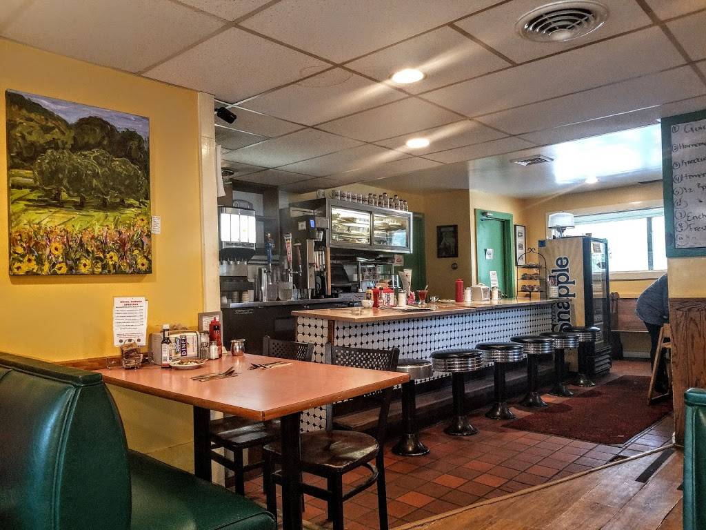 Chelsea Royal Diner | restaurant | 487 Marlboro Rd, West Brattleboro, VT 05301, USA | 8022548399 OR +1 802-254-8399