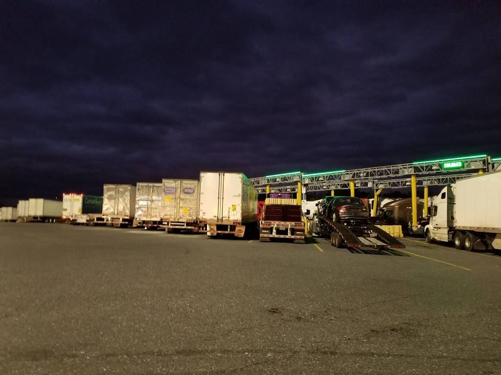 Flying J Travel Center | restaurant | 2210 Camp Swatara Rd, Myerstown, PA 17067, USA | 7179334146 OR +1 717-933-4146