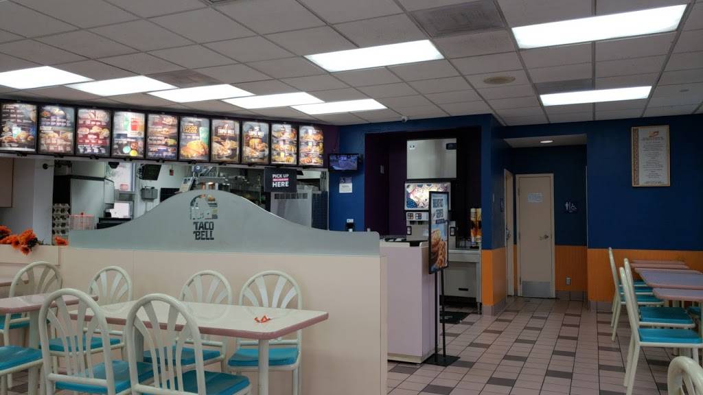 Taco Bell | meal takeaway | 8220 De Soto Ave, Canoga Park, CA 91304, USA | 8183419505 OR +1 818-341-9505