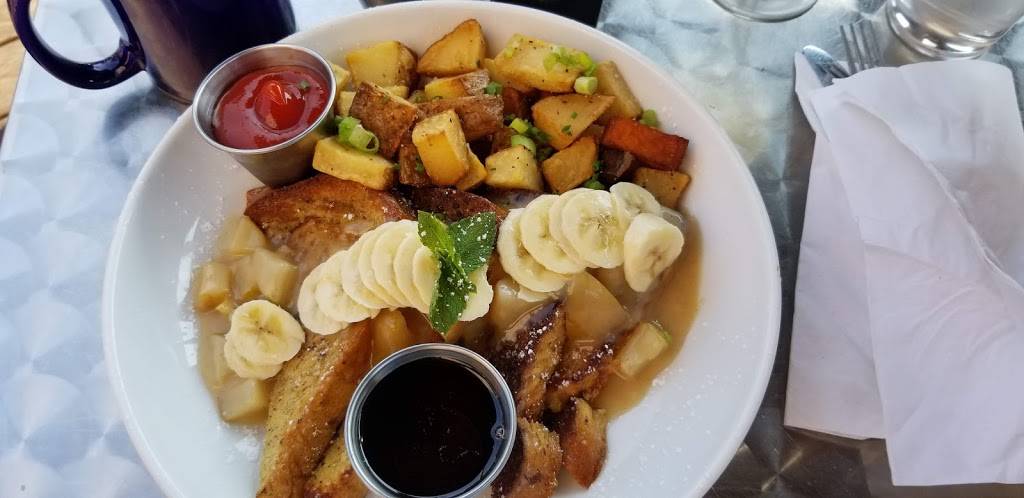 Cedar Point Bar & Kitchen | restaurant | 2370 E Norris St, Philadelphia, PA 19125, USA | 2154235400 OR +1 215-423-5400