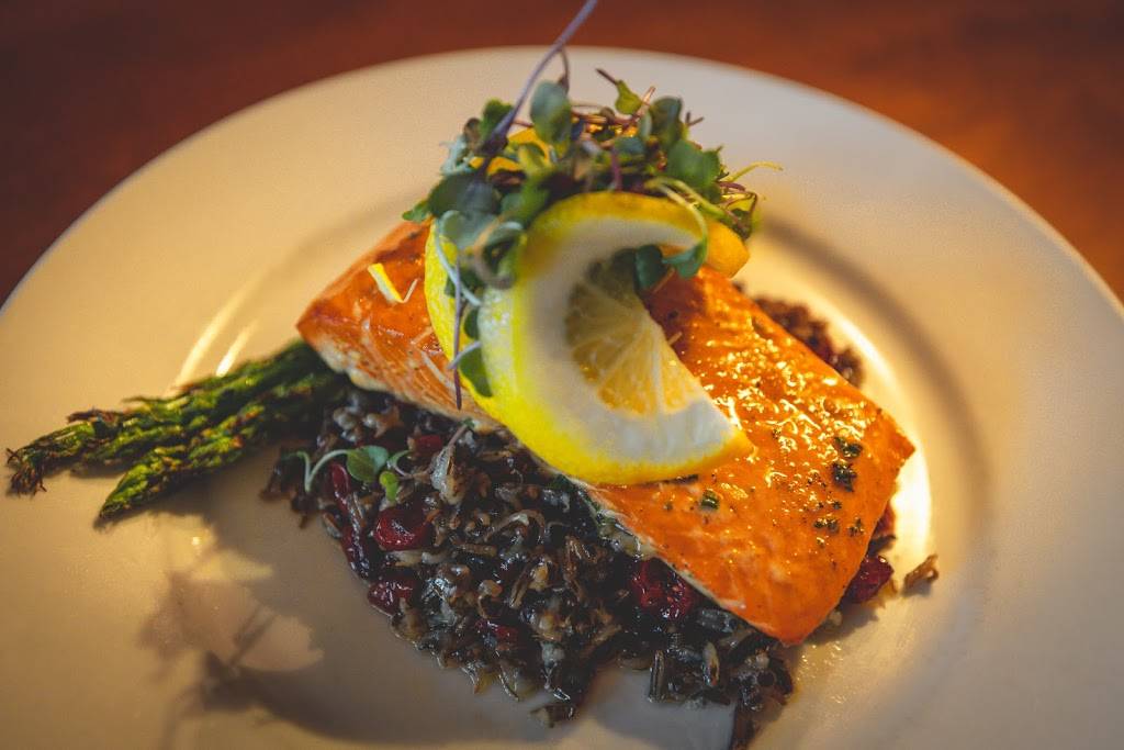 Grand Superior Grill | restaurant | 2826 MN-61, Two Harbors, MN 55616, USA | 2188343796 OR +1 218-834-3796