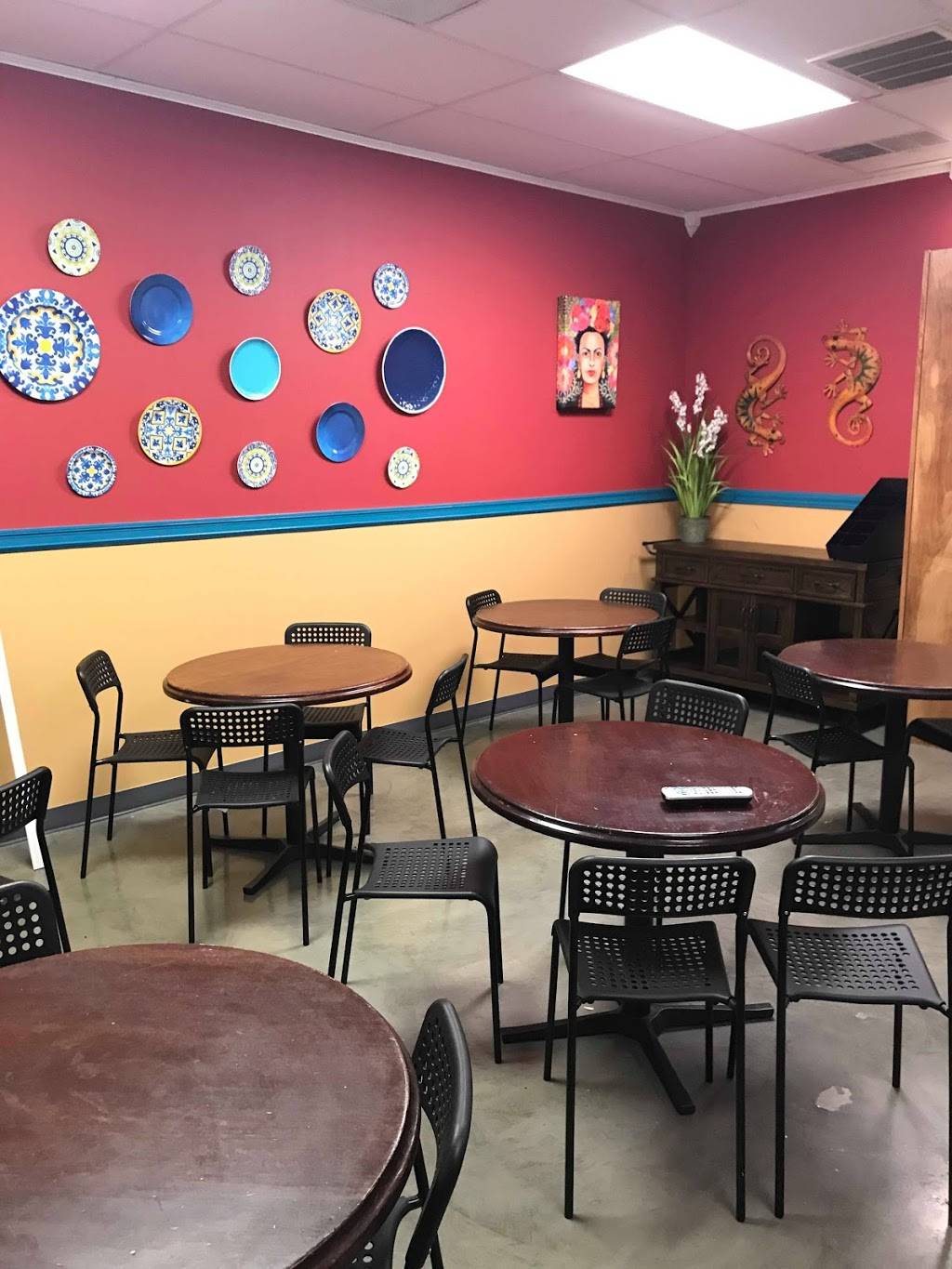 Casa Maria Express | restaurant | 817 Seibert Rd, Scott AFB, IL 62225, USA | 6184162151 OR +1 618-416-2151