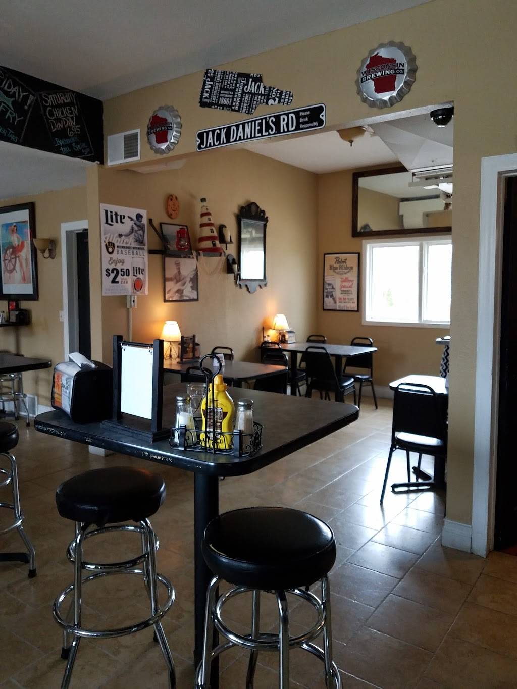 Lakeside Pub & Grill | restaurant | 4671 South S Lake Dr, Cudahy, WI 53110, USA | 4142128090 OR +1 414-212-8090