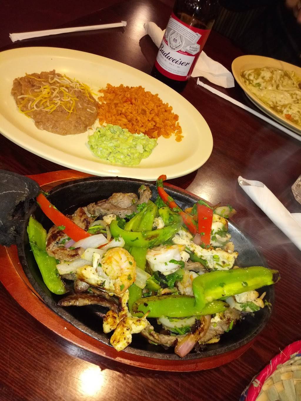 El Tapatio - Authentic Mexican Restaurant & Bar | restaurant | 677 W Laketon Ave, Muskegon, MI 49441, USA | 2317597408 OR +1 231-759-7408