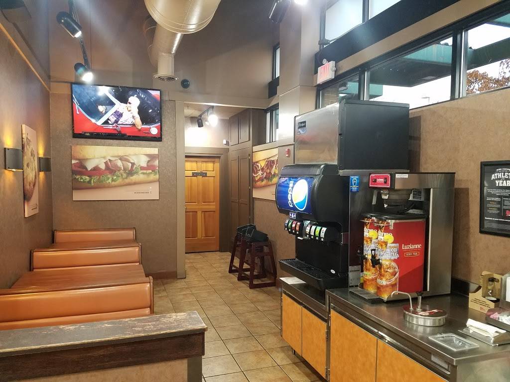 Penn Station East Coast Subs | meal takeaway | 282 S Weber Rd, Bolingbrook, IL 60490, USA | 6307554911 OR +1 630-755-4911