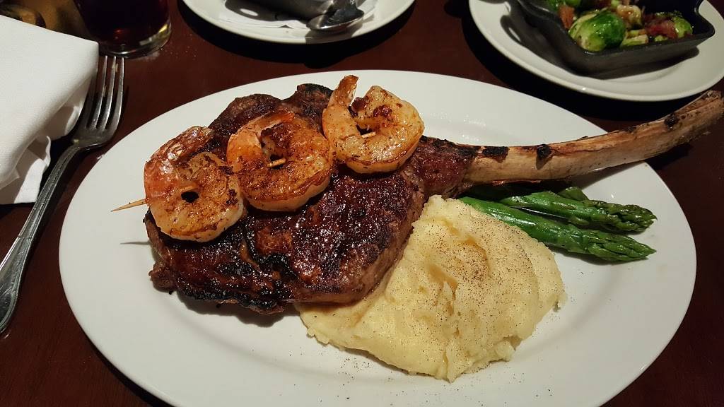 Triple George Grill | restaurant | 201 N 3rd St, Las Vegas, NV 89101, USA | 7023842761 OR +1 702-384-2761