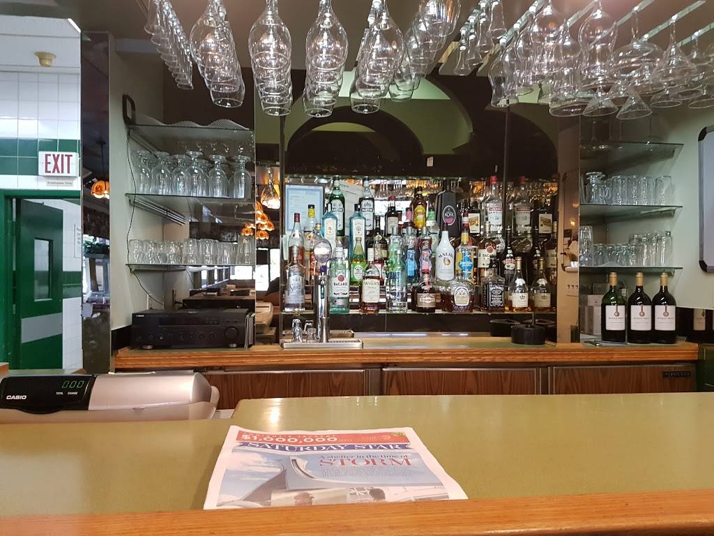 Stacy Lees Family Restaurant | restaurant | 4 McLaughlin Rd S, Brampton, ON L6Y 3B2, Canada | 9054594807 OR +1 905-459-4807