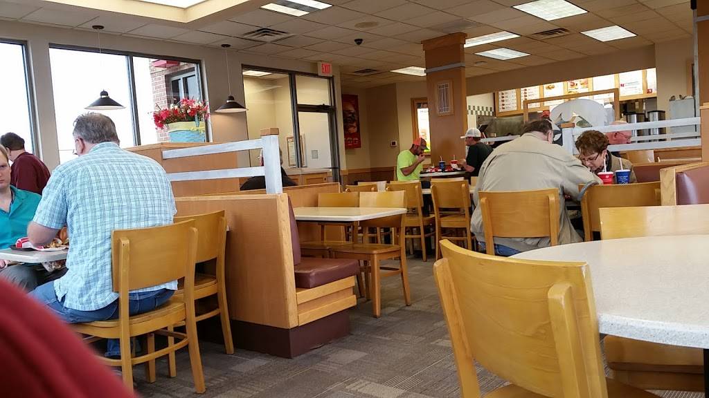 Wendys | restaurant | 2804 Commerce Dr, Coralville, IA 52241, USA | 3195453095 OR +1 319-545-3095
