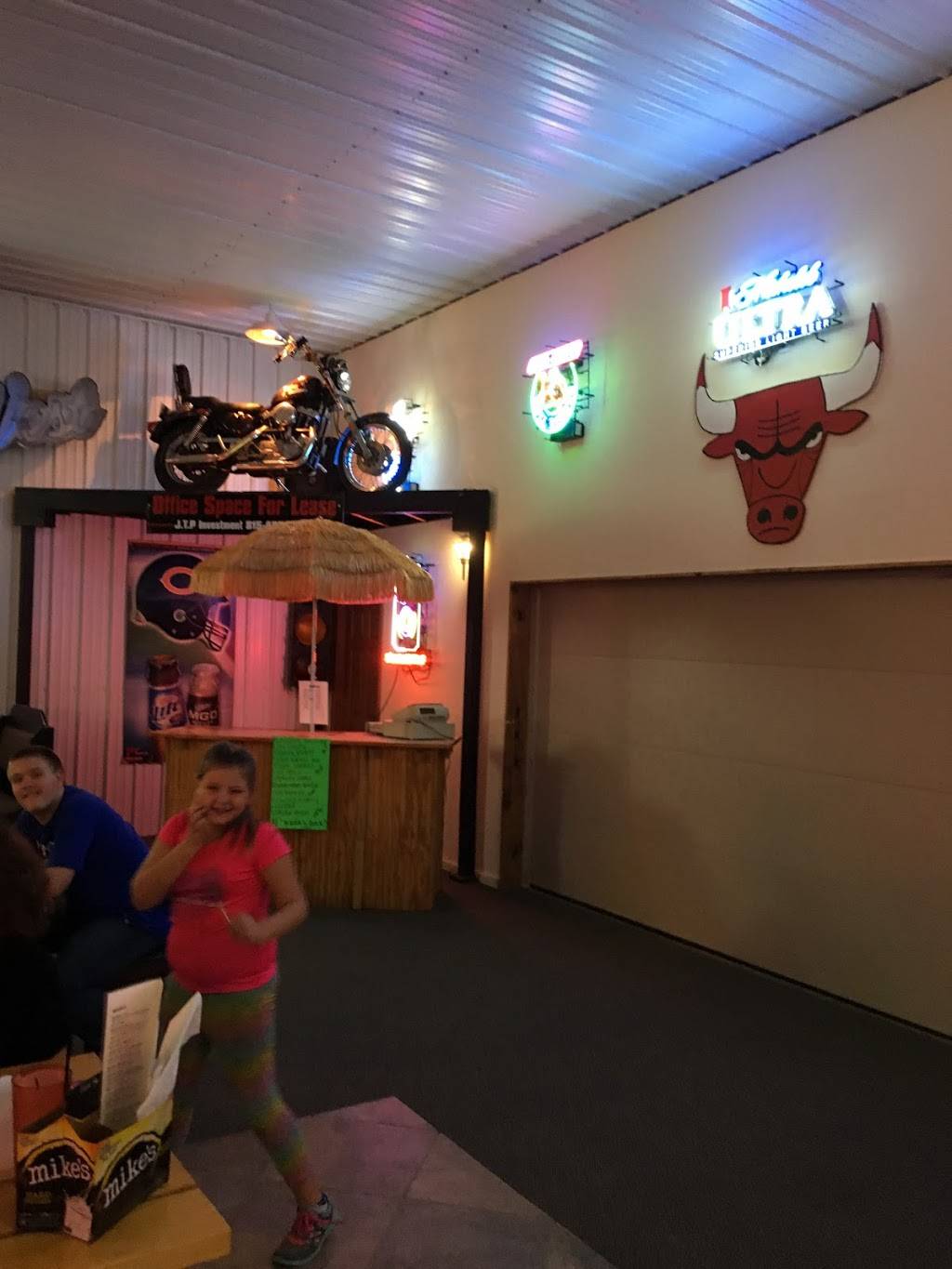 Twisted Tomato Pizzeria | restaurant | 2041 US-34 Unit A, Leland, IL 60531, USA | 8154952311 OR +1 815-495-2311