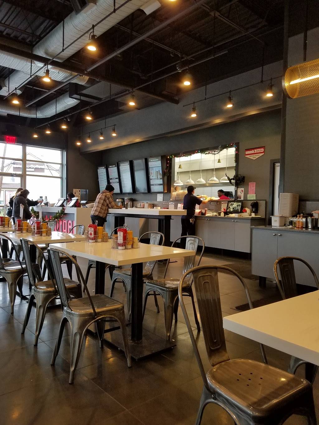 Smashburger | restaurant | 180 E Old Country Rd, Hicksville, NY 11801, USA | 5166052235 OR +1 516-605-2235