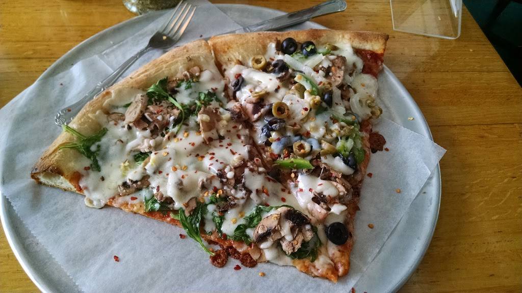 Fellinis Pizza | restaurant | 4429 Roswell Rd NE, Atlanta, GA 30342, USA | 4043038248 OR +1 404-303-8248