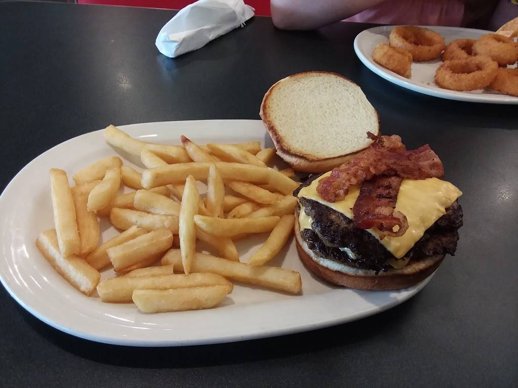 Friendlys | restaurant | 506 South Ocean Boulevard, Myrtle Beach, SC 29577, USA | 8439168636 OR +1 843-916-8636