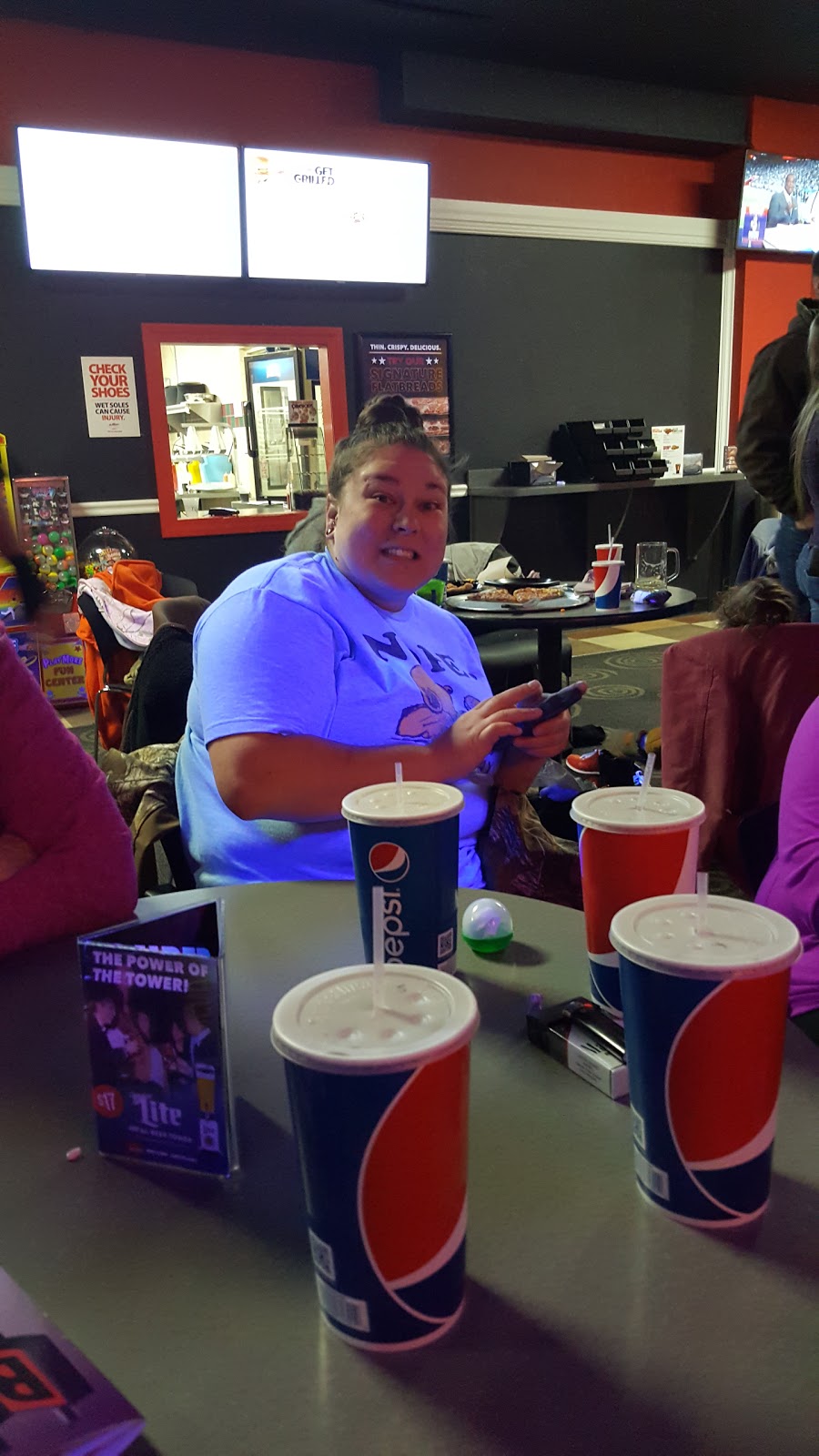 AMF Medina Lanes | restaurant | 201 Harding St, Medina, OH 44256, USA | 3307254548 OR +1 330-725-4548