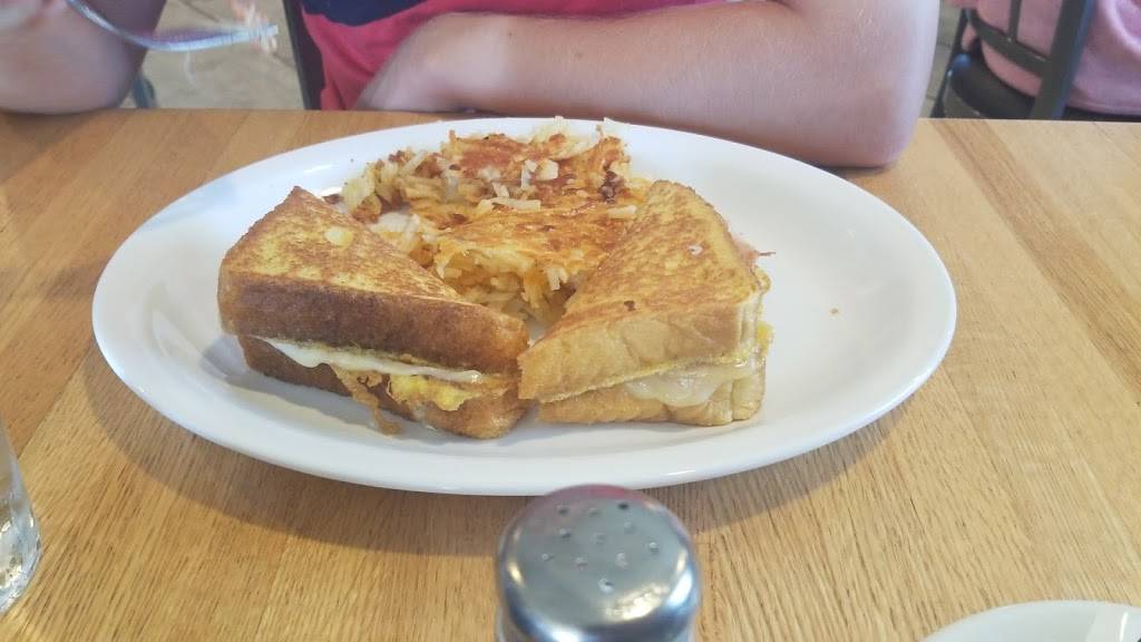 The Crossings Restaurant | restaurant | 8424 S State Rd 67, Pendleton, IN 46064, USA | 7652211200 OR +1 765-221-1200