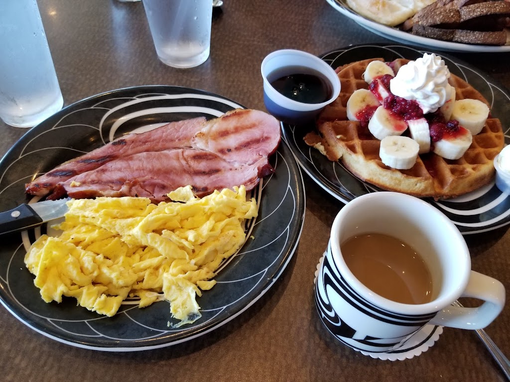 Sterlings Famous Steak Seafood & Salad Bar - On The River | restaurant | 890 George Washington Way, Richland, WA 99352, USA | 5099431588 OR +1 509-943-1588