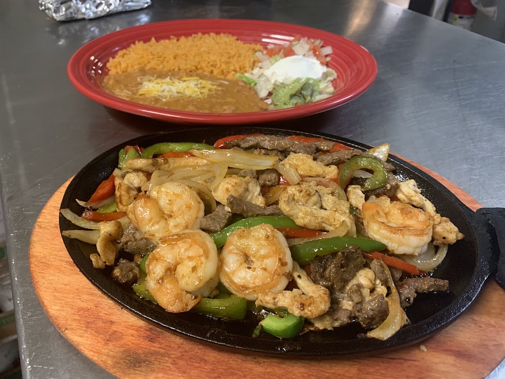 El sabor mexican restaurant #2 | restaurant | 601 US-24 601 e hwy 24 trafficway, Rossville, KS 66533, USA | 7855846095 OR +1 785-584-6095