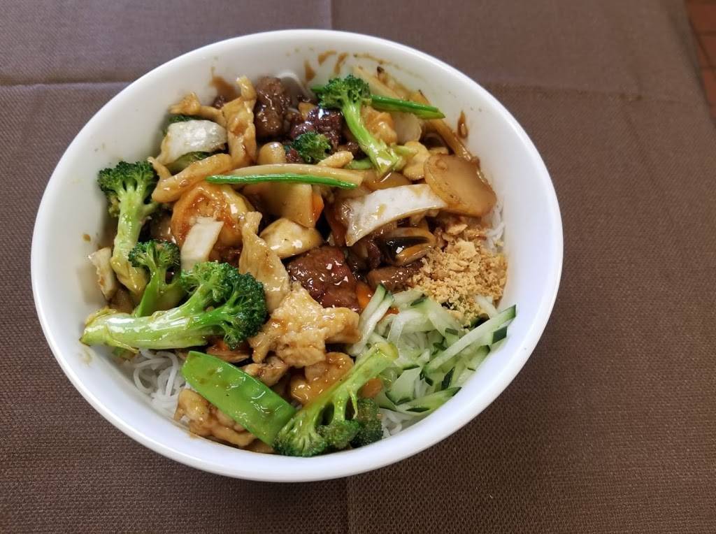 Hoa Son Chinese & Vietnamese Food | restaurant | 1199 E Austin St, Giddings, TX 78942, USA | 9792120343 OR +1 979-212-0343