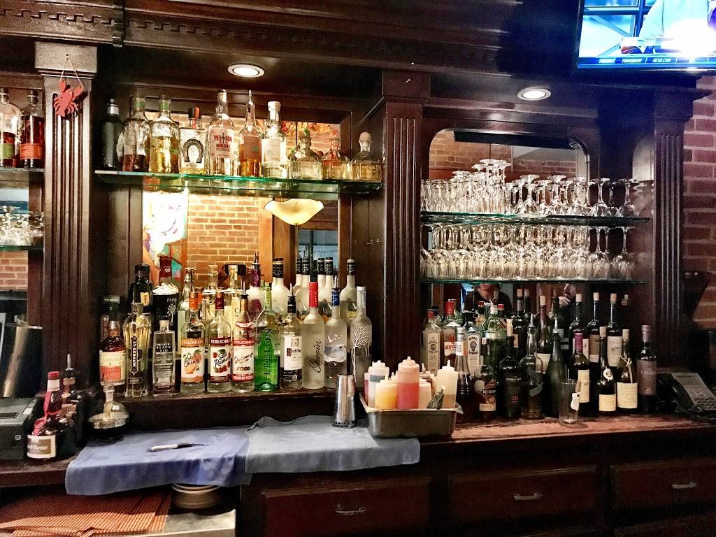 The Naked Oyster Bistro & Raw Bar | restaurant | 410 Main St, Hyannis, MA 02601, USA | 5087786500 OR +1 508-778-6500