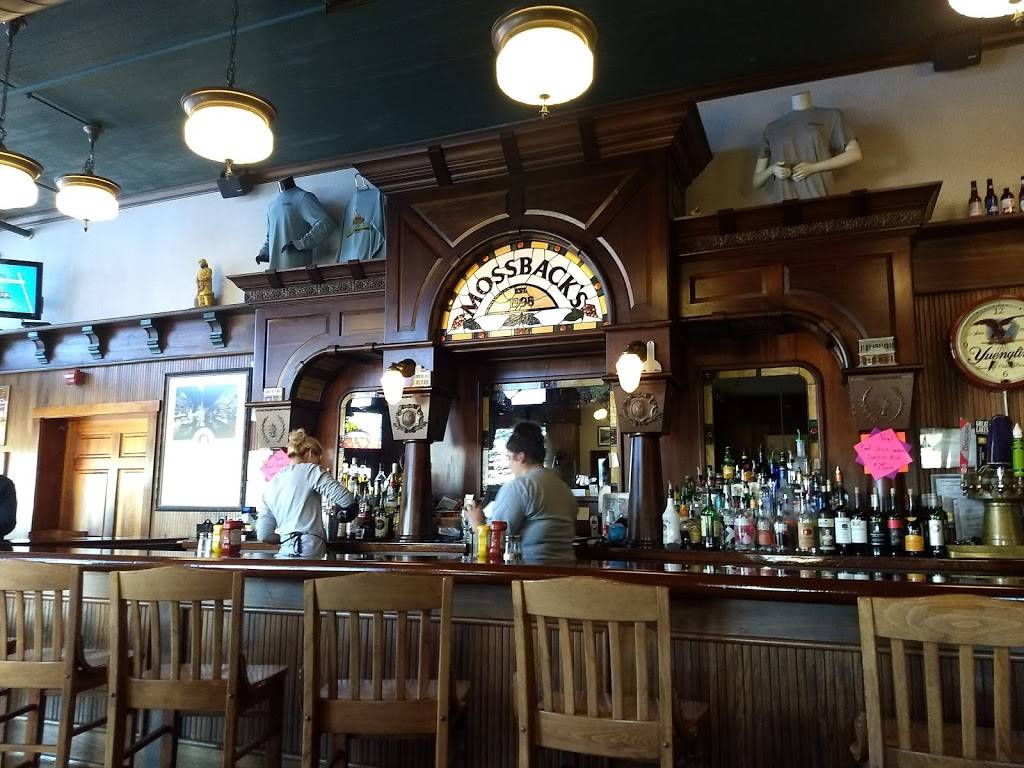 Mossbacks | restaurant | 432 Co Rd 215, Put-In-Bay, OH 43456, USA | 4192858888 OR +1 419-285-8888