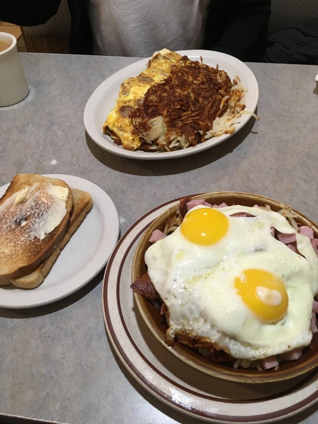 Cafe Olympic | restaurant | 90 N Williams St, Crystal Lake, IL 60014, USA | 8154594100 OR +1 815-459-4100