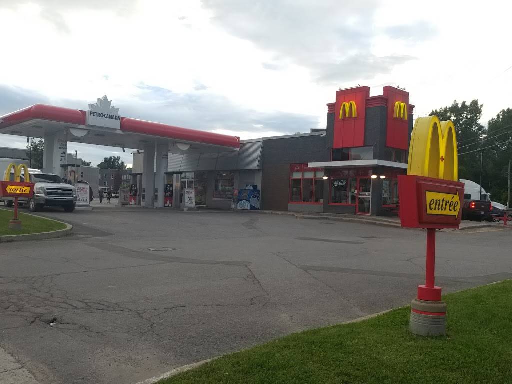 McDonalds | cafe | 3900 Boulevard Wilfrid-Hamel, Québec, QC G1P 2J2, Canada | 4188715556 OR +1 418-871-5556