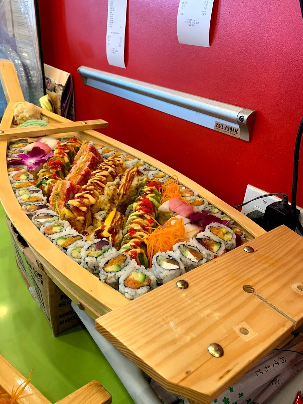 Sushi Fussion | restaurant | 105-43 64th Rd, Forest Hills, NY 11375, USA | 7189978744 OR +1 718-997-8744