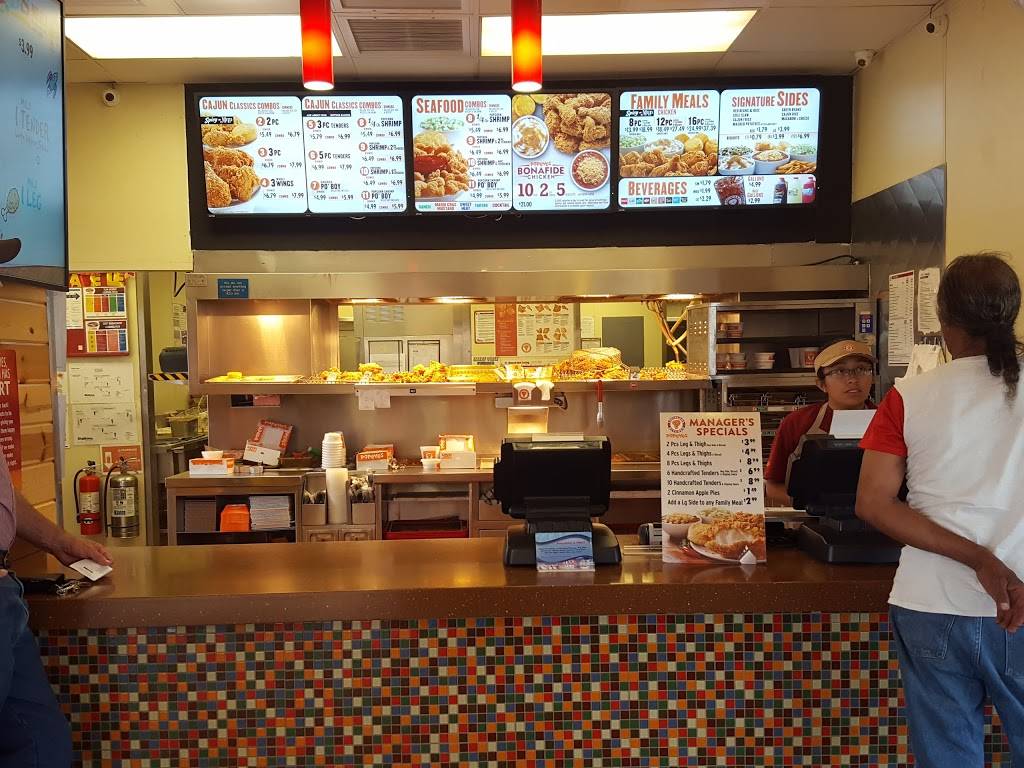Popeyes Louisiana Kitchen | restaurant | 576 W Hickpochee Ave, LaBelle, FL 33935, USA | 8636741469 OR +1 863-674-1469