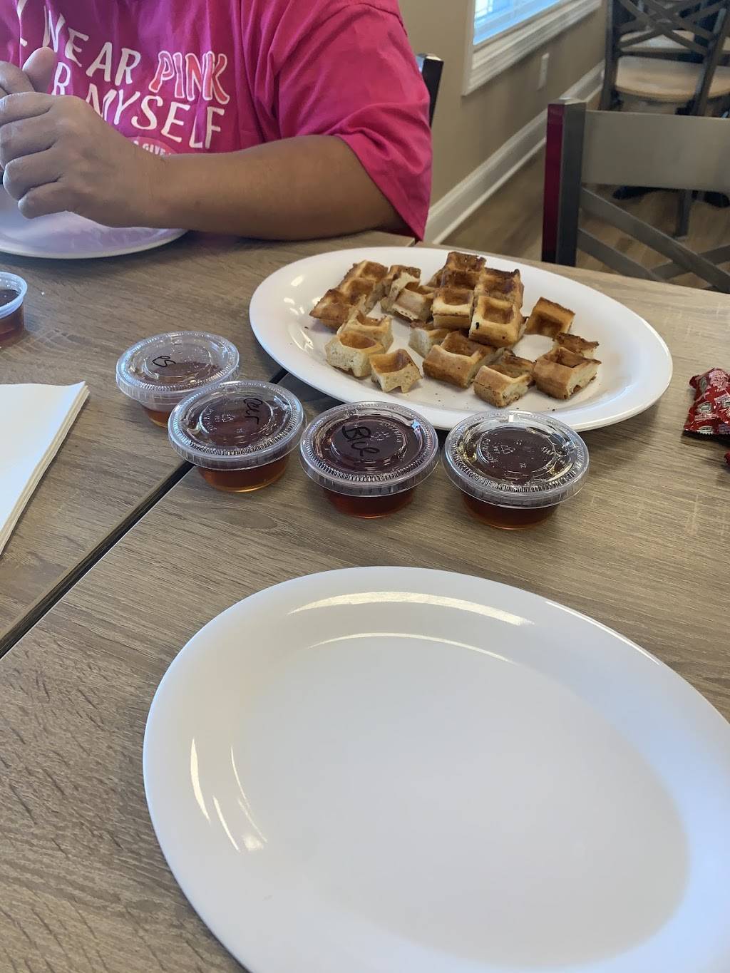 Ronnie Waffles | restaurant | 1400 Pleasant St, Bridgewater, MA 02324, USA | 5088074642 OR +1 508-807-4642