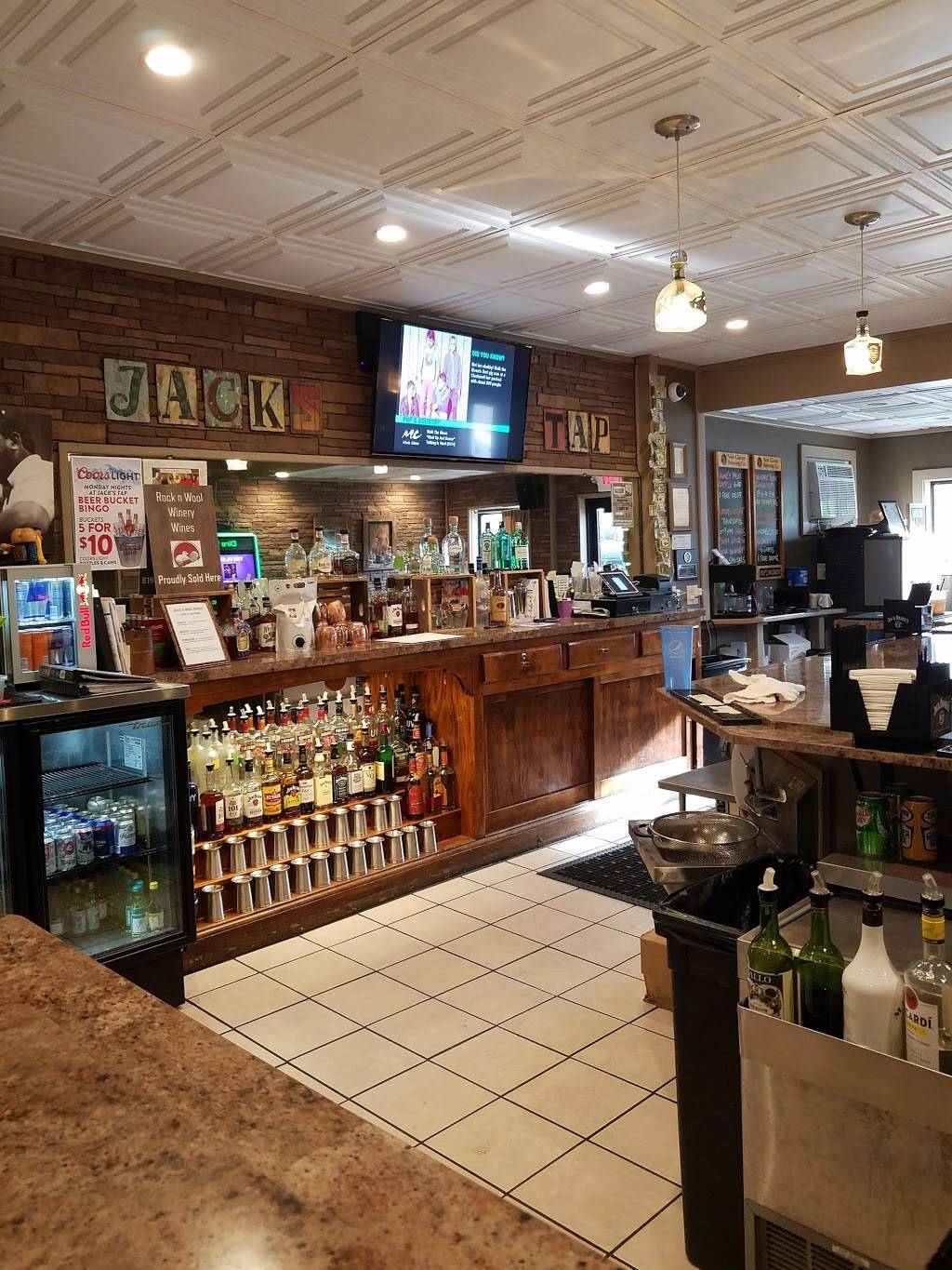 Jacks Tap | restaurant | 1207 Dunn St, Portage, WI 53901, USA | 6085661666 OR +1 608-566-1666