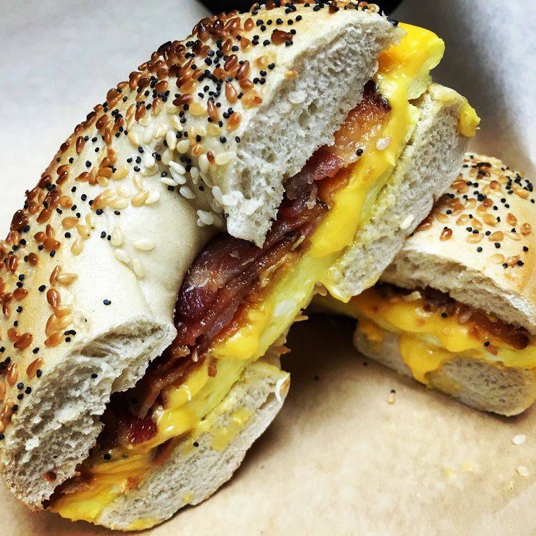 Bleu Pitt Cafe | bakery | 165 W Hospitality Ln #17, San Bernardino, CA 92408, USA | 9093830900 OR +1 909-383-0900