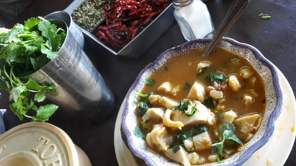 Menudería Guadalajara OTAY | restaurant | Lázaro Cárdenas 2632, Maestros Universitarios, 22457 Tijuana, B.C., Mexico | 016642109850 OR +52 664 210 9850