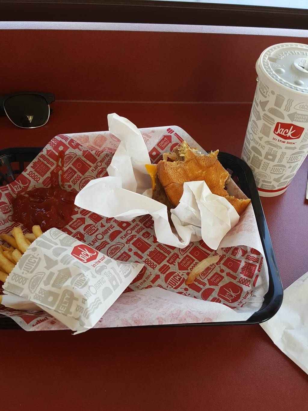 Jack in the Box | restaurant | 2352 E Thompson Blvd, Ventura, CA 93003, USA | 8056436617 OR +1 805-643-6617