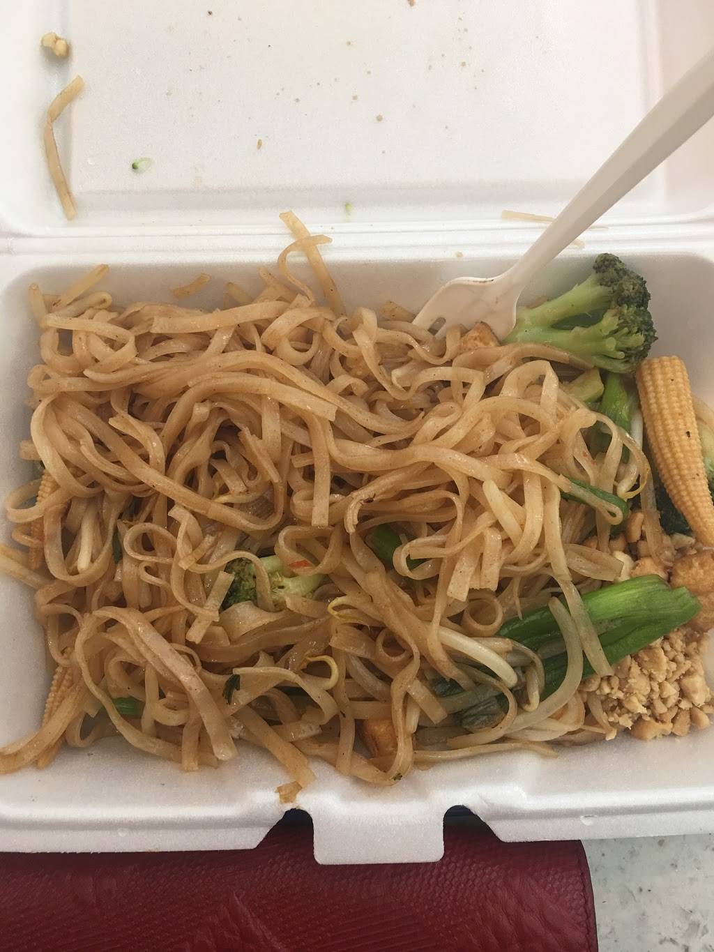 Galangal Thai Kitchen | restaurant | 630 Old Country Rd, Garden City, NY 11530, USA | 5167785088 OR +1 516-778-5088