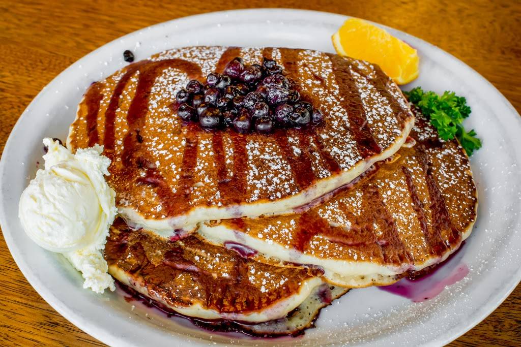 Hwy 12 Diner | restaurant | 1000 CA-12, Rio Vista, CA 94571, USA | 7073742695 OR +1 707-374-2695