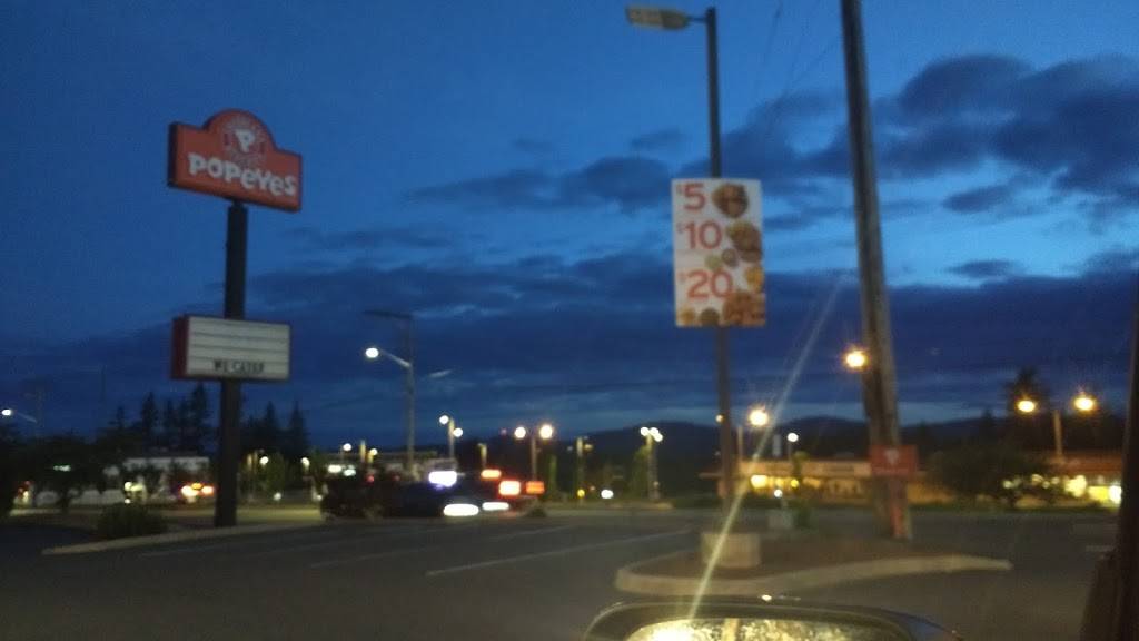 Popeyes Louisiana Kitchen | restaurant | 3560 Wheaton Way, Bremerton, WA 98310, USA | 3604792324 OR +1 360-479-2324