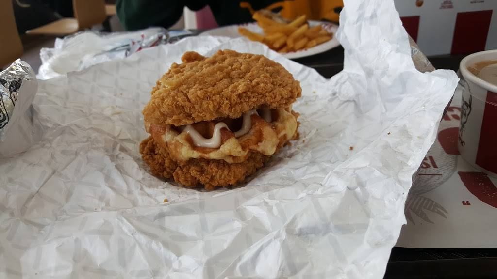 KFC | meal delivery | 15 Westney Rd N, Ajax, ON L1T 1P5, Canada | 9054283324 OR +1 905-428-3324