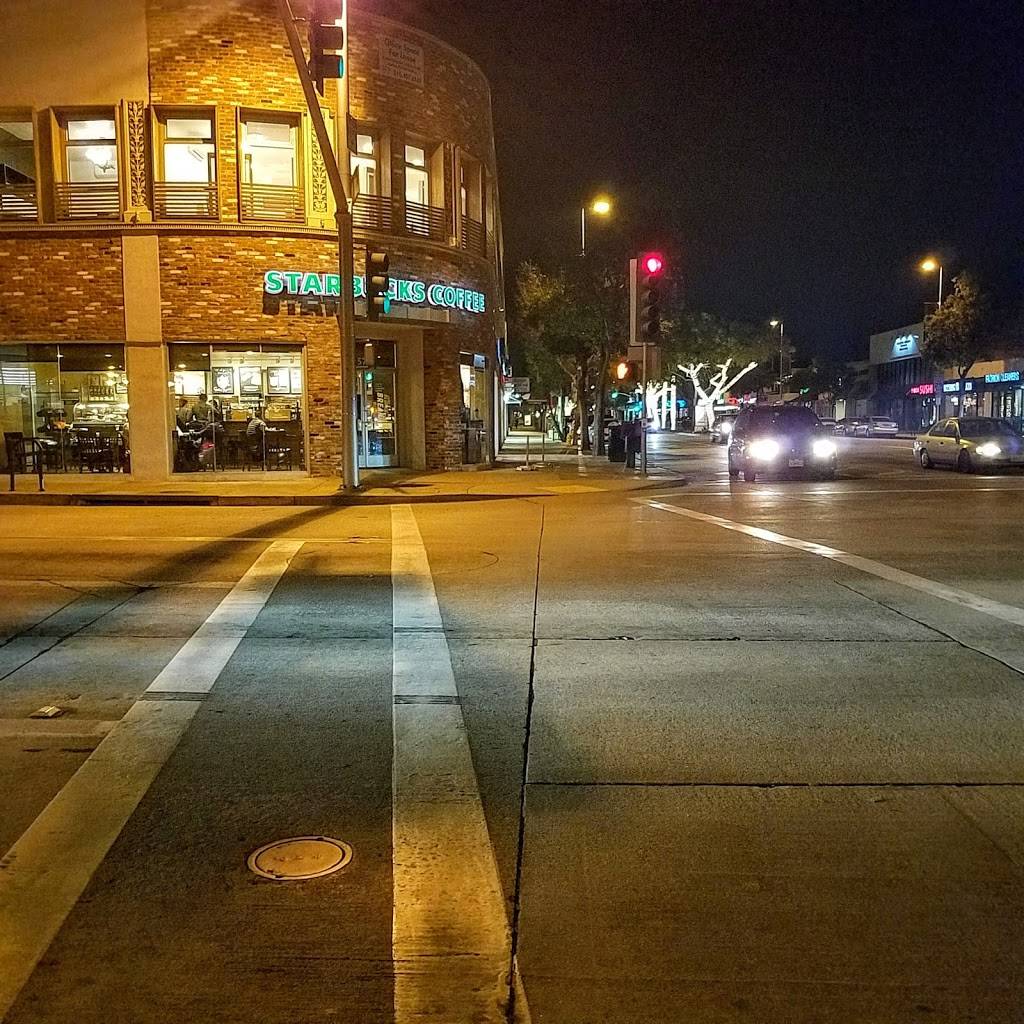 Starbucks | cafe | 575 S Lake Ave, Pasadena, CA 91101, USA | 6267950918 OR +1 626-795-0918