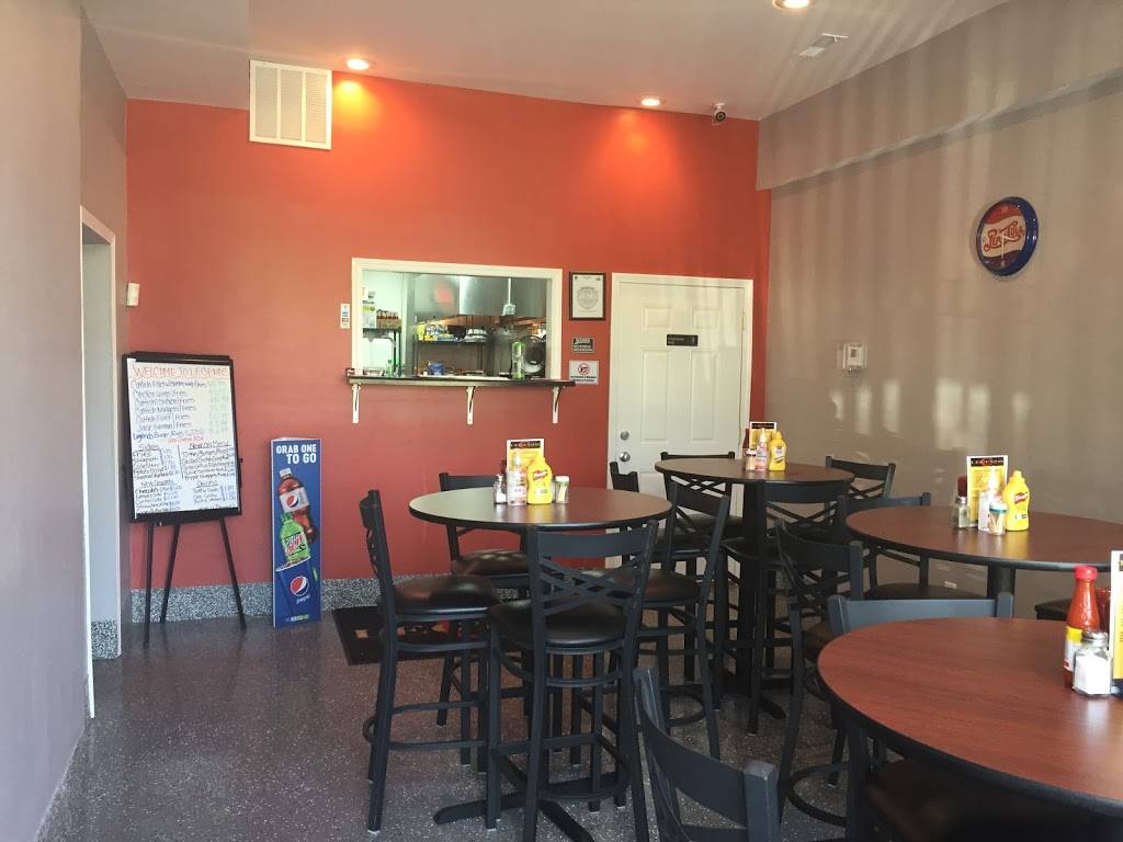 Legends Bar & Grill | restaurant | 2617 Marcus Ave, St. Louis, MO 63113, USA | 3148333838 OR +1 314-833-3838