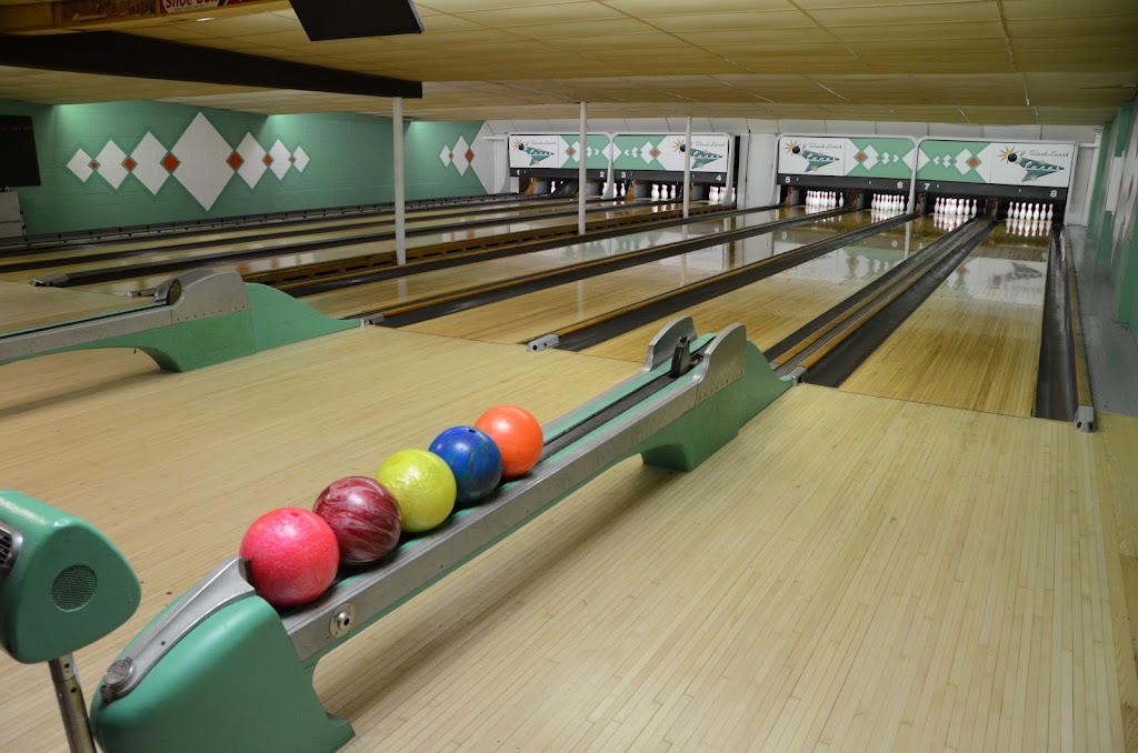 Black Earth Lanes | restaurant | 1031 Mills St, Black Earth, WI 53515, USA | 6087672382 OR +1 608-767-2382