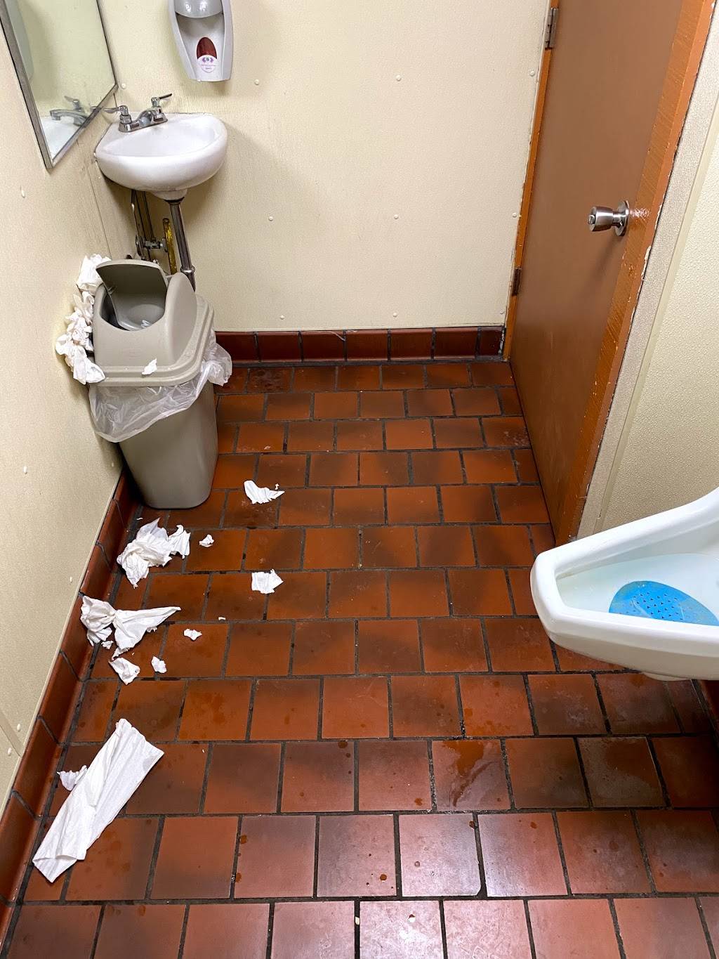 Subway | meal takeaway | 3021 S 84th St, Omaha, NE 68124, USA | 4029551776 OR +1 402-955-1776