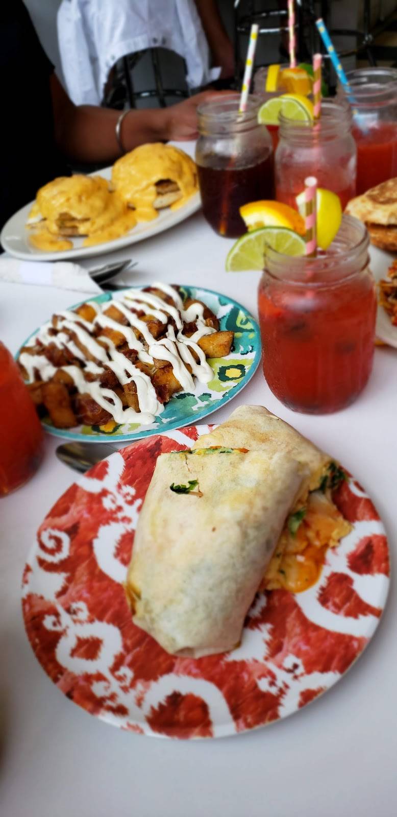 Crazy Beans | restaurant | 2 Front St, Greenport, NY 11944, USA | 6313332436 OR +1 631-333-2436