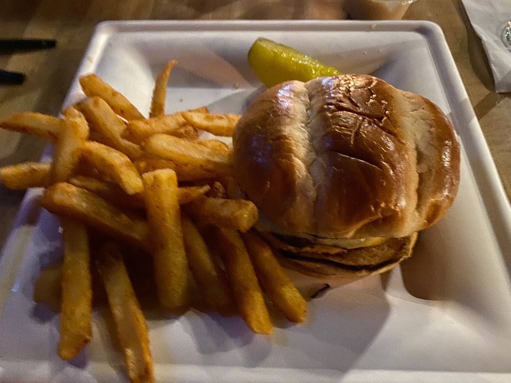 Suttle Bistro | restaurant | Gary, IN 46403, USA | 2192906900 OR +1 219-290-6900