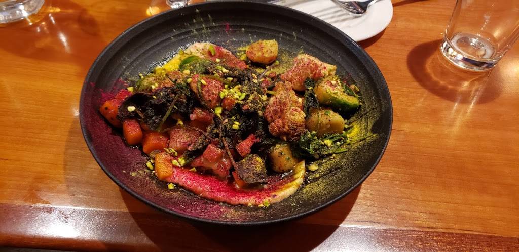 Martingale Wharf | restaurant | 99 Bow St Suite W, Portsmouth, NH 03801, USA | 6034310901 OR +1 603-431-0901