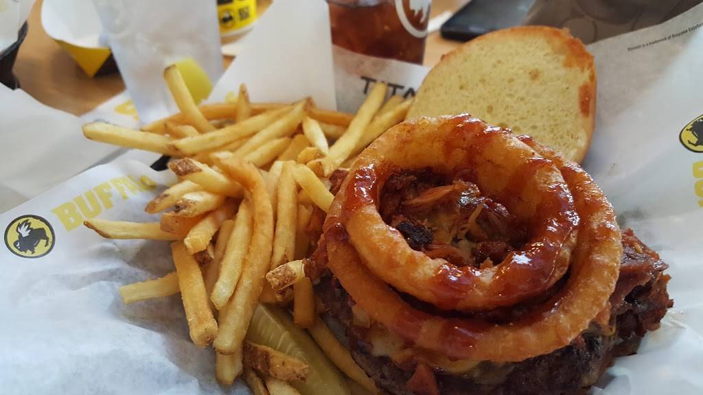 Buffalo Wild Wings | meal takeaway | 1775 Washington St, Hanover, MA 02339, USA | 7818262614 OR +1 781-826-2614