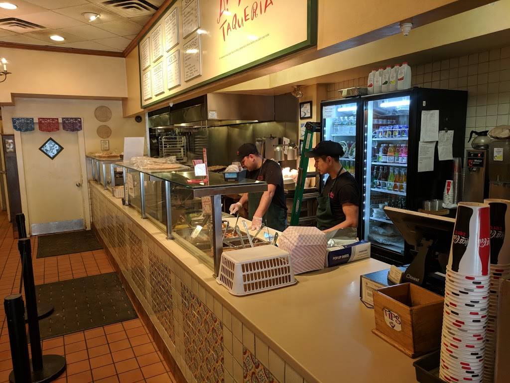 Annas Taqueria | restaurant | 236 Elm St, Somerville, MA 02144, USA | 6176663900 OR +1 617-666-3900