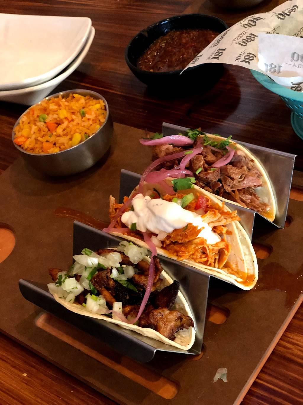 Que Onda Tacos + Tequila Matthews | restaurant | 3016 Weddington Rd #100, Matthews, NC 28105, USA | 9802624618 OR +1 980-262-4618