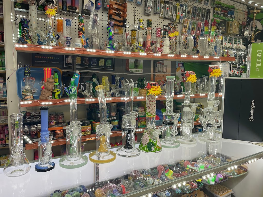 North Syracuse smoke shop & convenience | meal takeaway | 410 S Main St, North Syracuse, NY 13212, USA | 3152145066 OR +1 315-214-5066