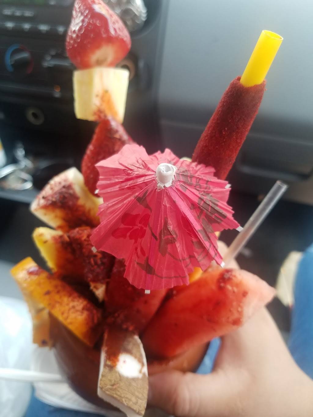 El Rico Chamoyon | restaurant | 710 N Main St, Duncanville, TX 75116, USA | 9724001199 OR +1 972-400-1199