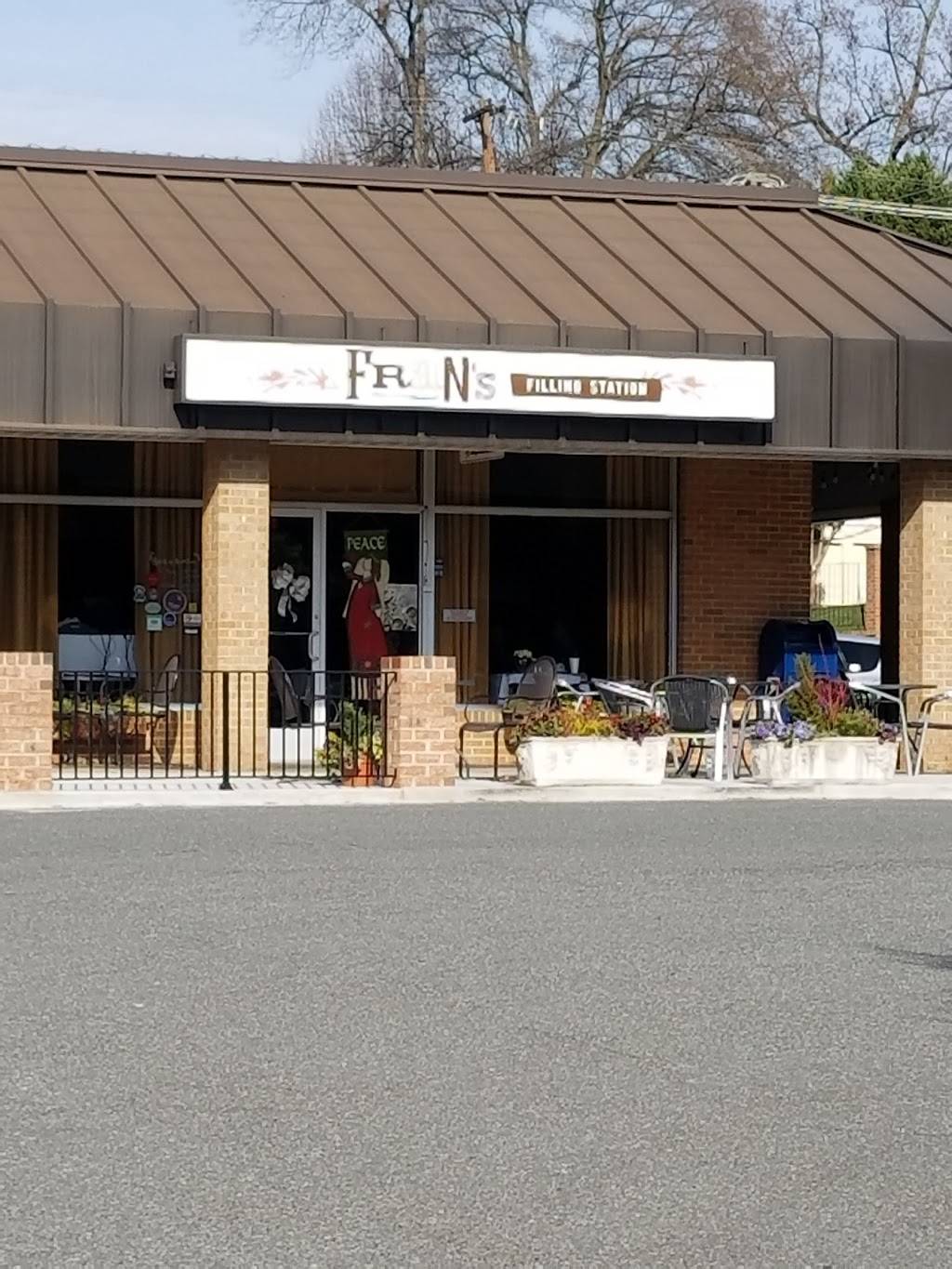 Frans Filling Station | restaurant | 2410 Park Rd, Charlotte, NC 28203, USA | 7043722009 OR +1 704-372-2009